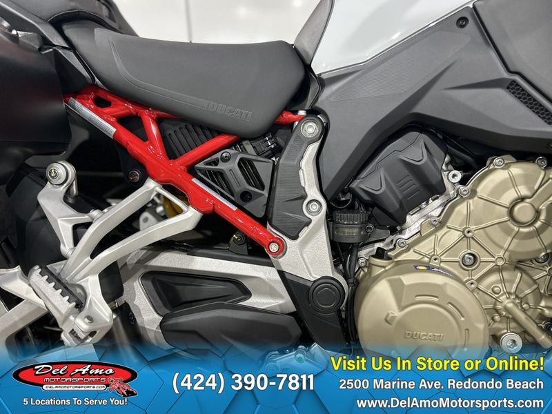 2024 Ducati MULTISTRADA V4 S TRAVEL & RADAR SPOKED WHEELSImage 9