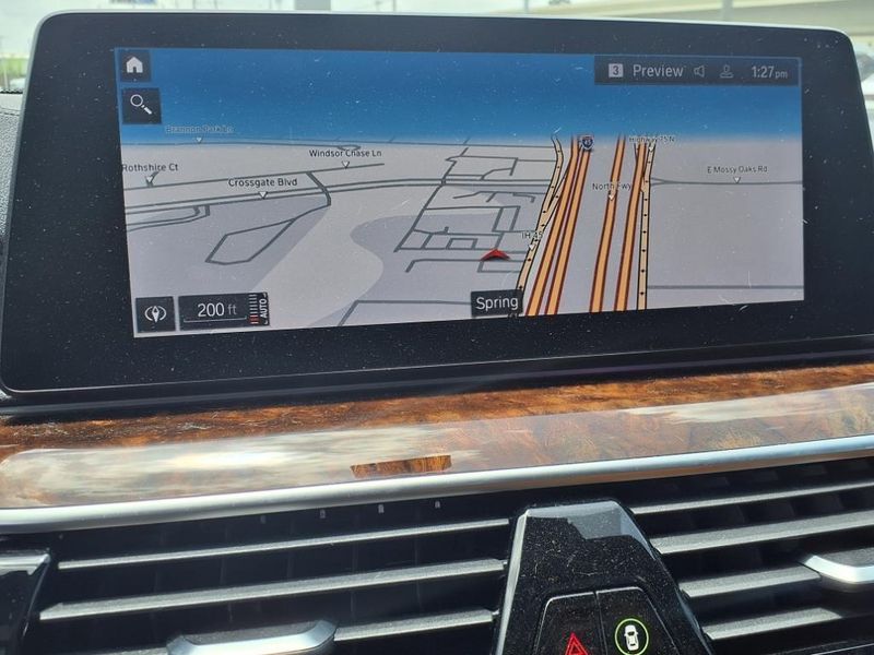 2020 BMW M550i xDriveImage 25