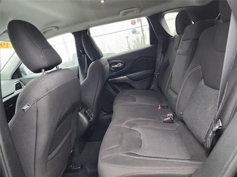 2019 Jeep Cherokee LatitudeImage 26