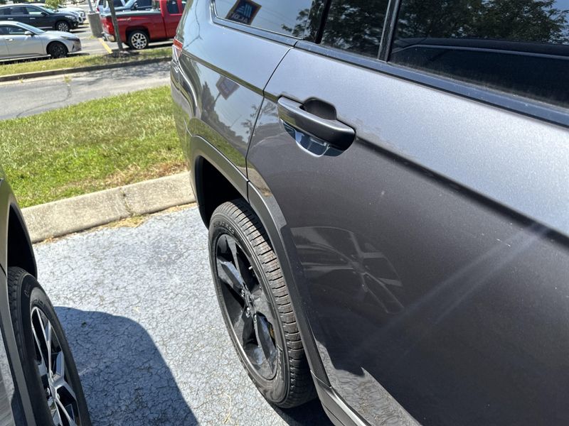 New 2025 Jeep Grand Cherokee L Limited 4x4Image 6