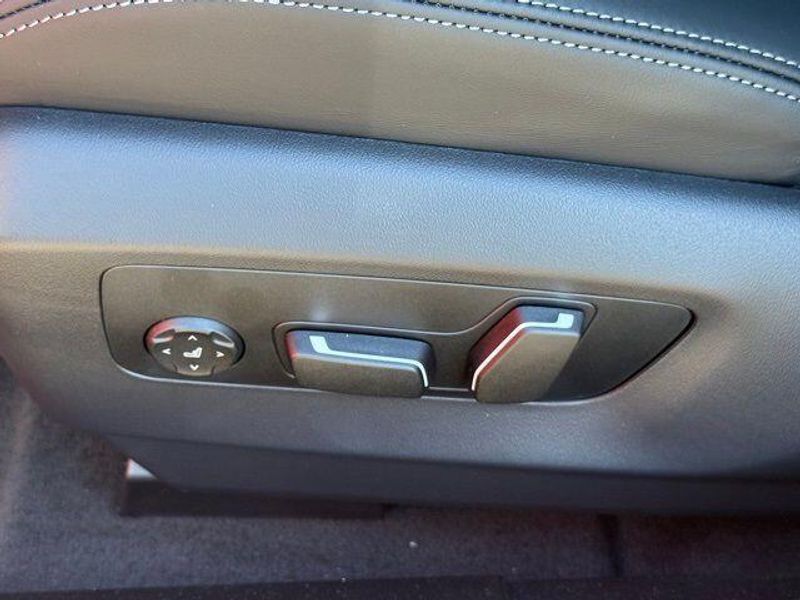 New 2026 BMW M5 BaseImage 17