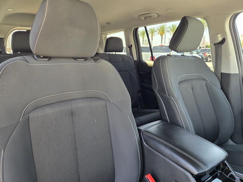 Used 2023 Jeep Grand Cherokee L Laredo 4x2