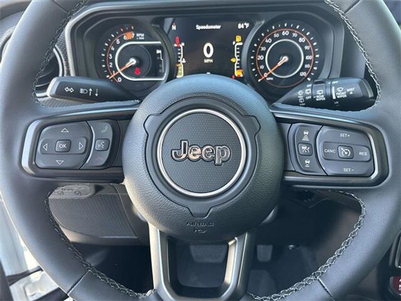 New 2025 Jeep Wrangler 4-door RubiconImage 17