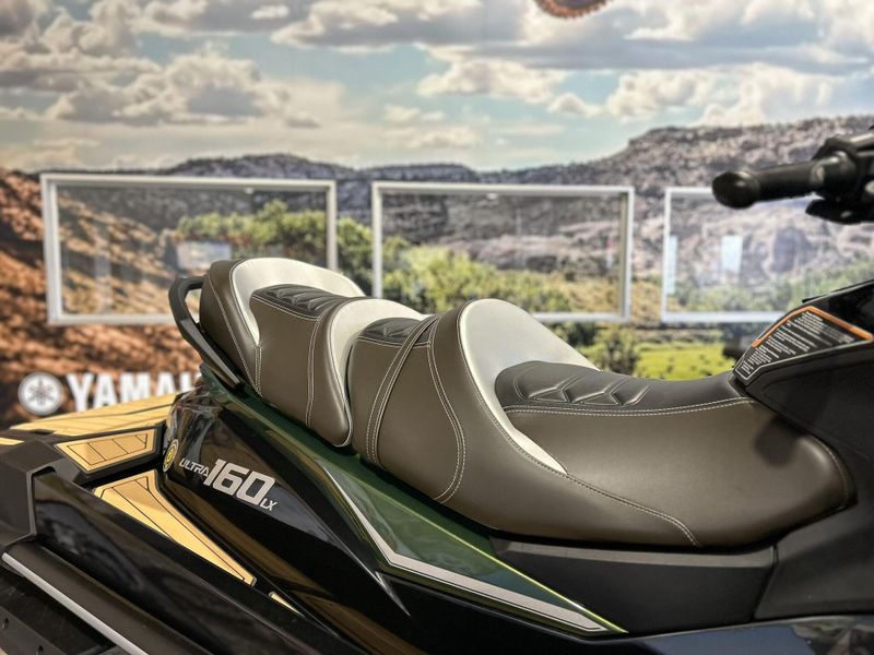 New 2025 Kawasaki JET SKI ULTRA 160LX Image 13