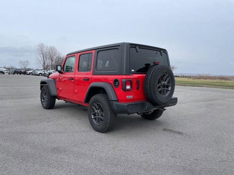 2024 Jeep Wrangler Unlimited Sport RHD photo 5