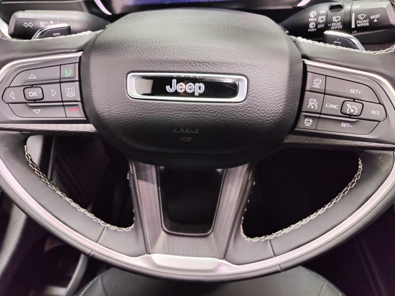 Used 2024 Jeep Grand Cherokee Laredo X Lux Tech V6 4x4Image 28