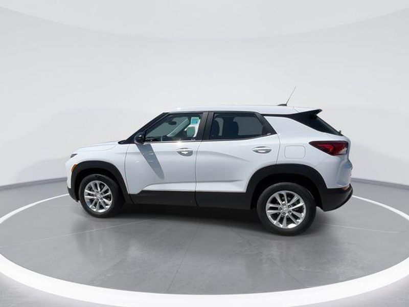 Used 2025 Chevrolet Trailblazer LSImage 5