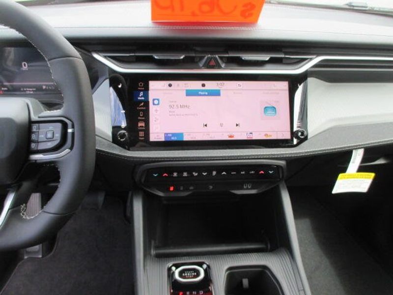 New 2026 Jeep Cherokee Laredo 4x4Image 19