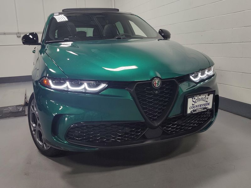 2024 Alfa Romeo Tonale Veloce Premium eAWD w/Sunroof/ActivImage 3