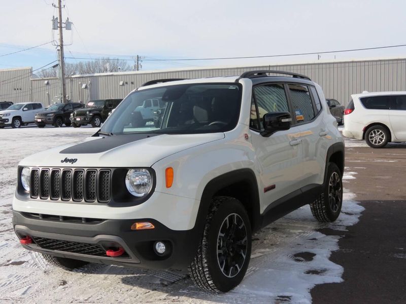 2023 Jeep Renegade Trailhawk 4x4 4dr SUVImage 5