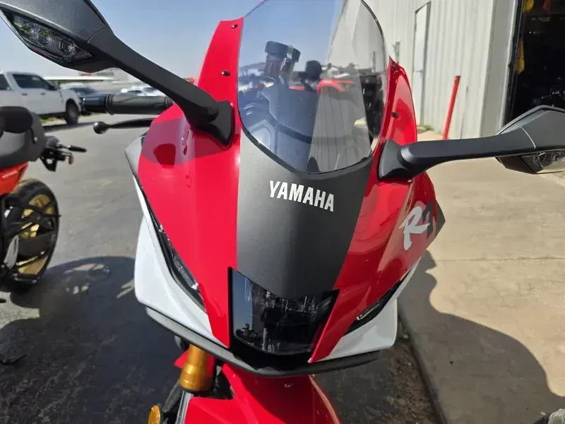 NEW 2026 YAMAHA YZF-R7 70TH ANNIVERSARY EDITION Image 7