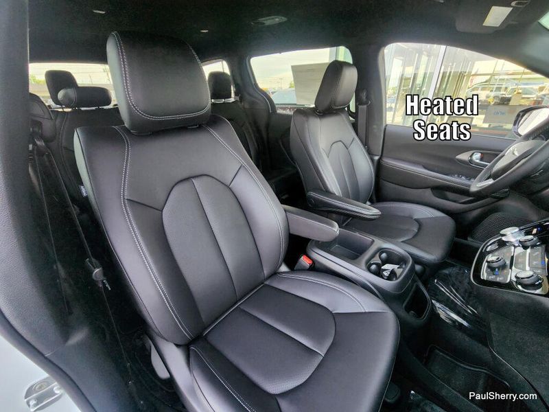 New 2026 Chrysler Voyager Lx