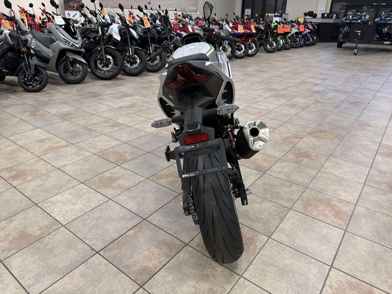 New 2024 Kawasaki NINJA 7 HYBRID ABS Image 16