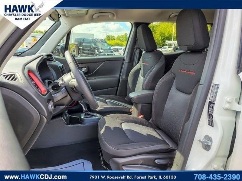 2023 Jeep Renegade Trailhawk photo 4