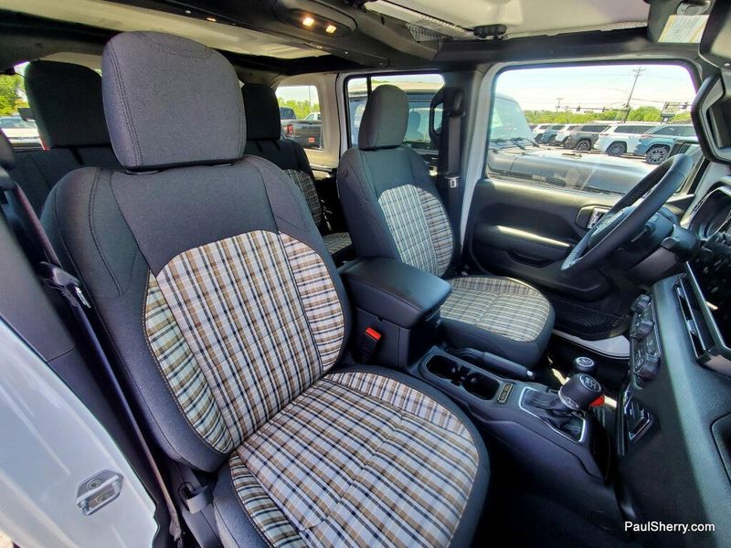 New 2026 Jeep Wrangler 4-door 85th Anniversary Edition