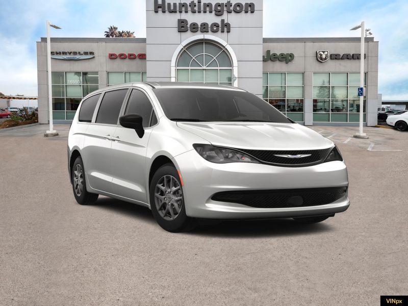 2025 Chrysler Voyager LXImage 15