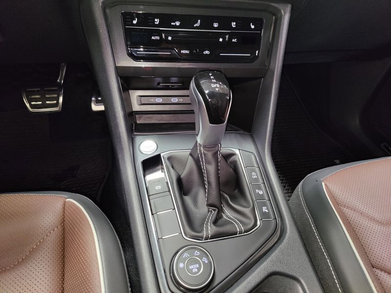 Used 2024 Volkswagen Tiguan SEL R-Line AWD w/Sunroof/NavImage 22