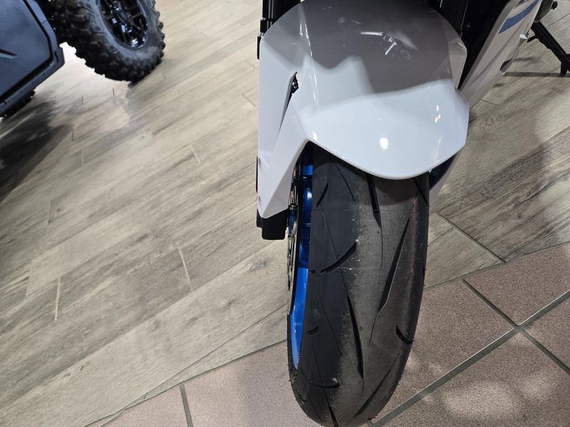 NEW 2026 SUZUKI GSX 8R Image 21