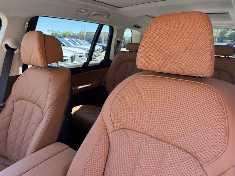 New 2026 BMW X7 xDrive40iImage 19