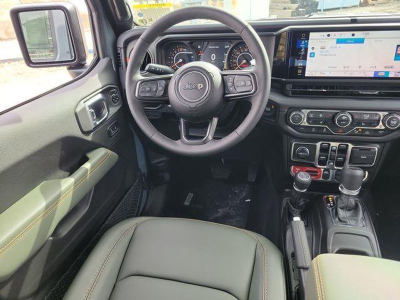 New 2026 Jeep Gladiator Mojave 4x4