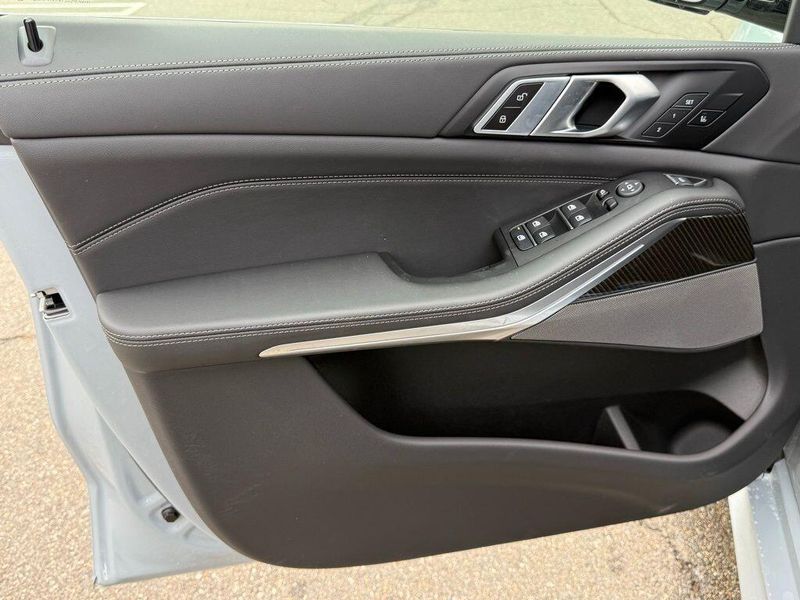 New 2026 BMW X5 M60iImage 18