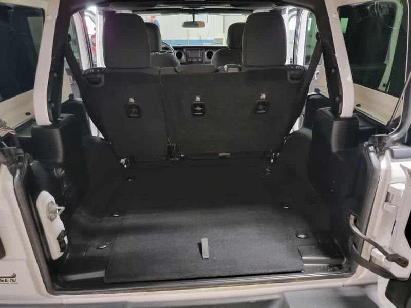 2018 Jeep Wrangler Unlimited Sport S photo 11
