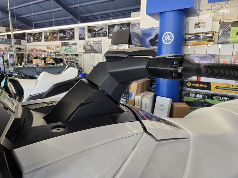 2025 Yamaha VX WHITE Image 9