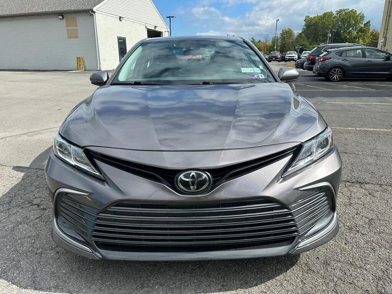 2023 Toyota Camry LE photo 7