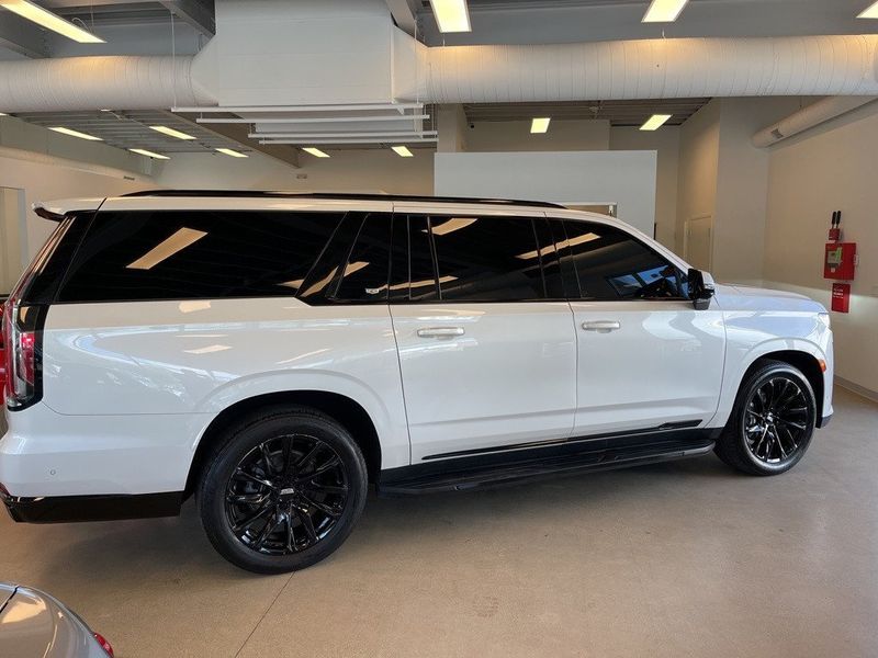 2021 Cadillac Escalade ESV Sport PlatinumImage 9