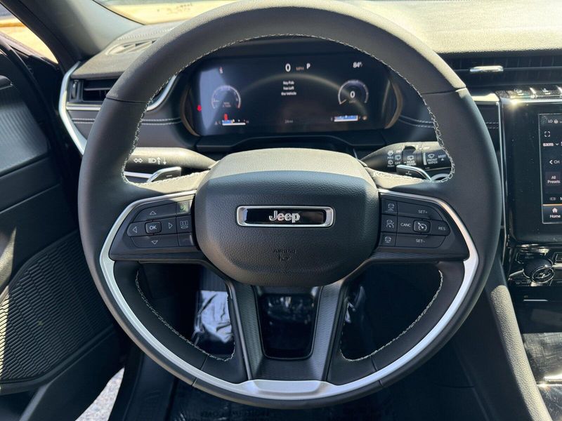 2024 Jeep Grand Cherokee Altitude XImage 12