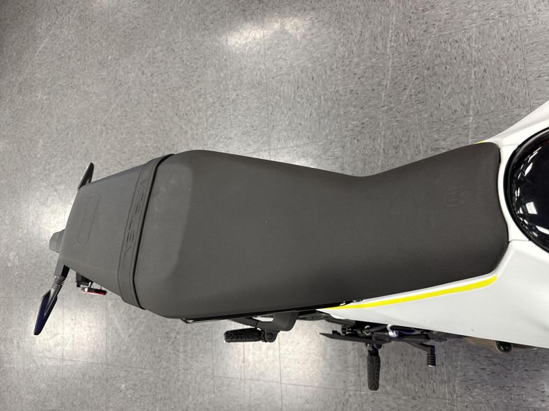 New 2024 Husqvarna VITPILEN 401 Image 13