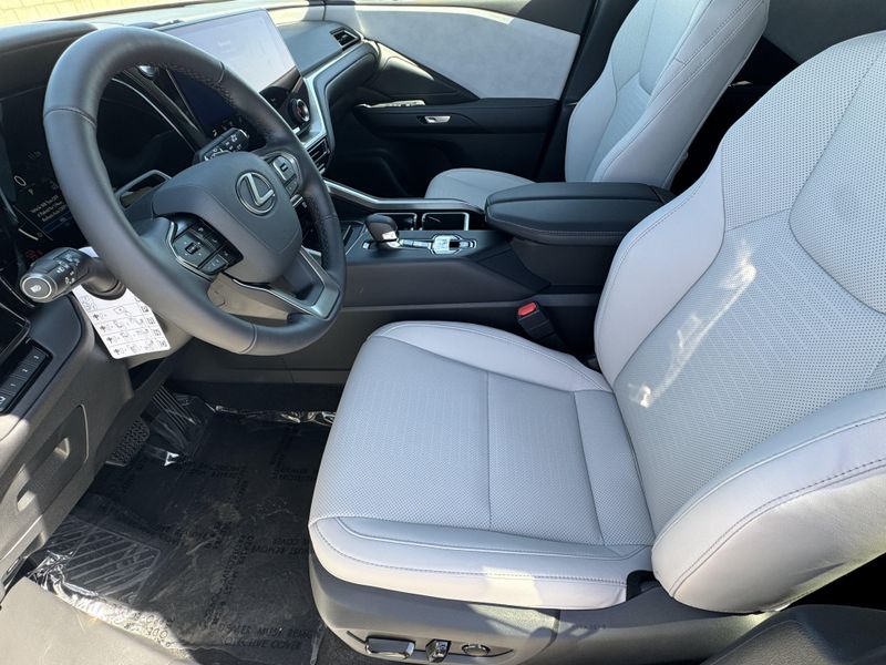 New 2026 Lexus NX 450h+ LuxuryImage 19