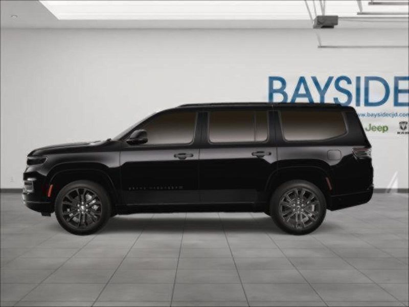 2023 Jeep Grand Wagoneer II photo 3