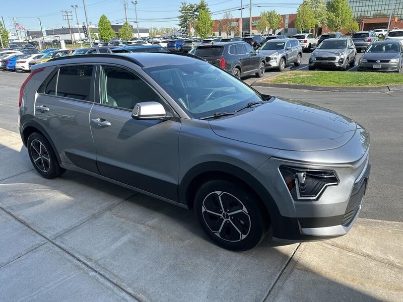 2023 Kia Niro EXImage 3