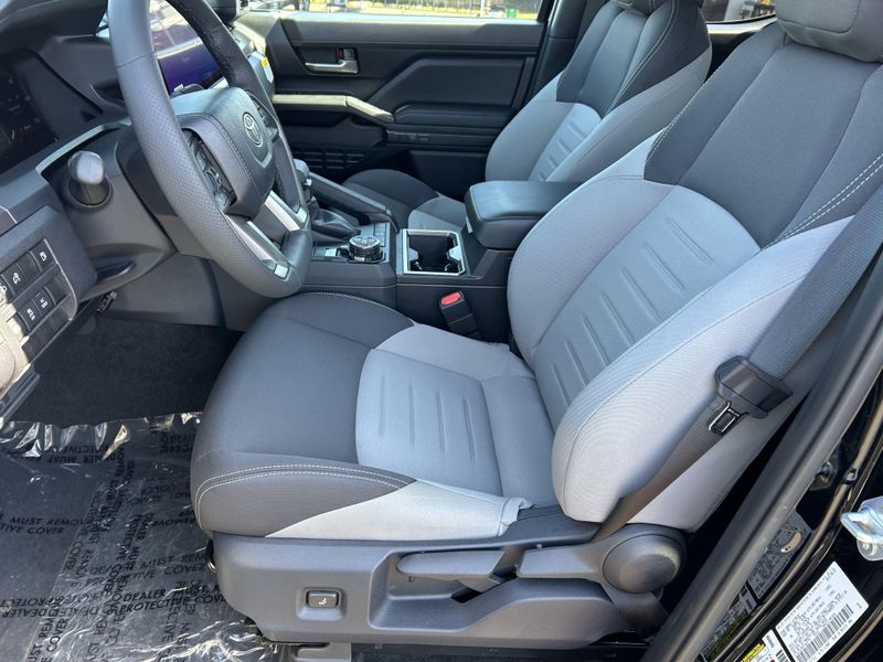 New 2025 Toyota Tacoma TRD Off Road HybridImage 15