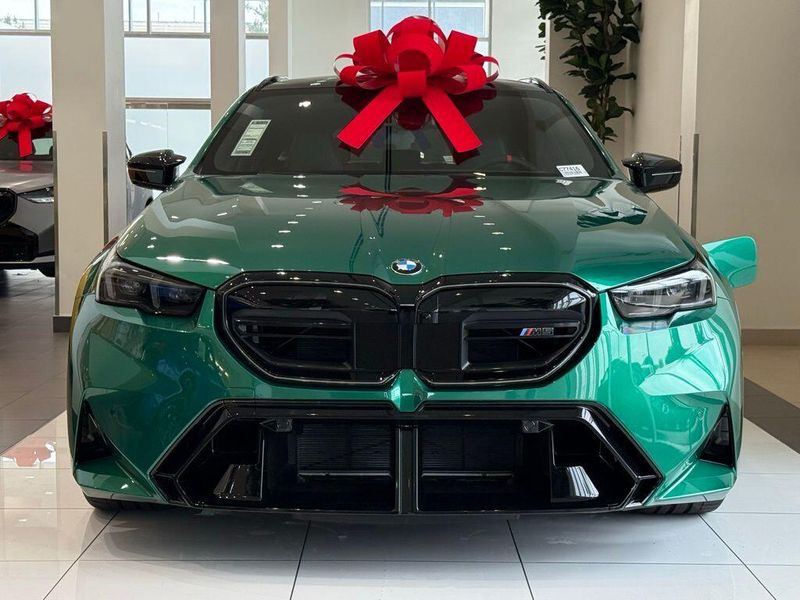 New 2026 BMW M5 BaseImage 3