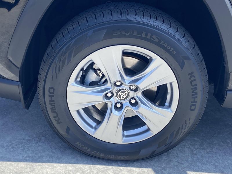 2024 Toyota RAV4 XLEImage 10