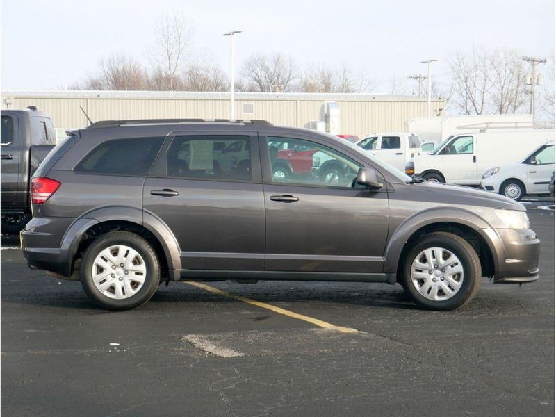 2017 Dodge Journey SEImage 9