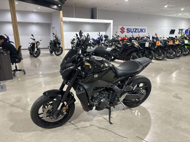 Used 2023 Yamaha MT-09 Image 15