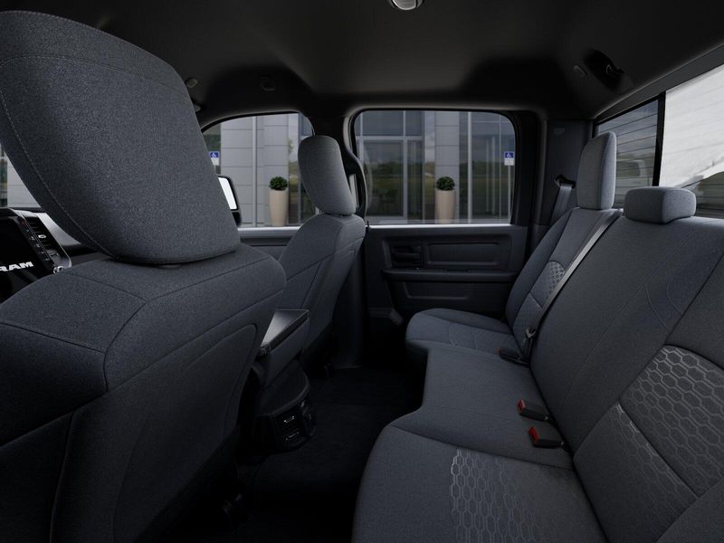 New 2026 RAM 2500 Black Express Crew Cab 4x4 6