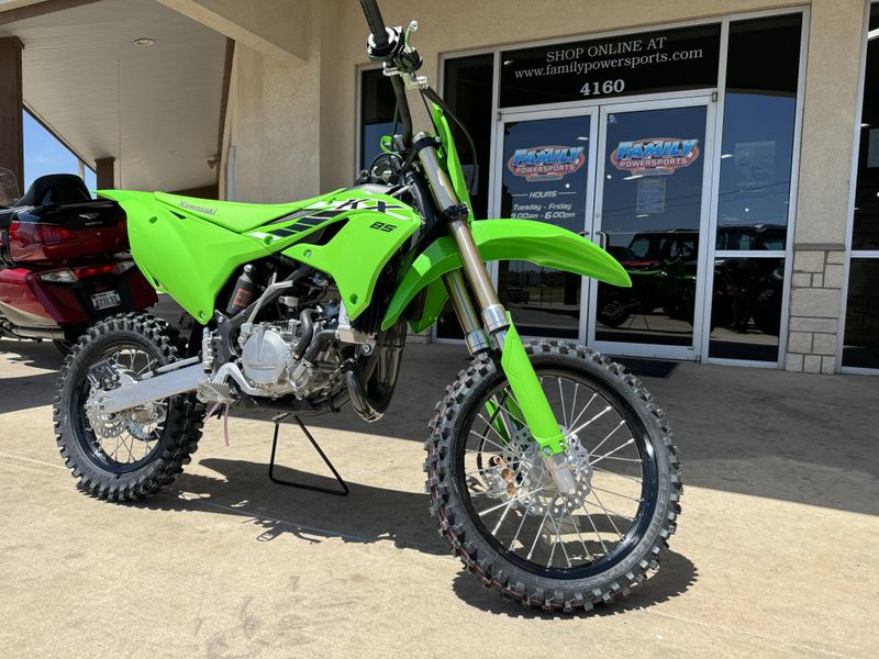 2025 Kawasaki KX 85 LIME GREENImage 2