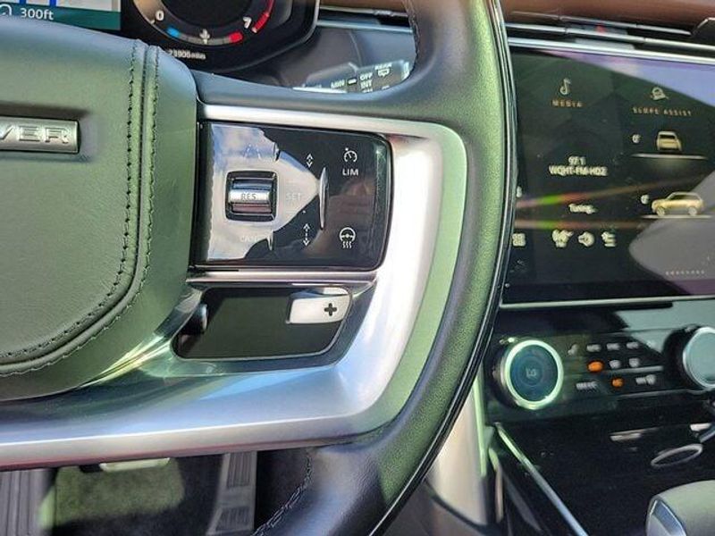 2023 Land Rover Range Rover SE photo 23