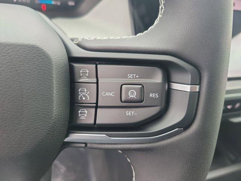 New 2026 Jeep Cherokee Laredo 4x4