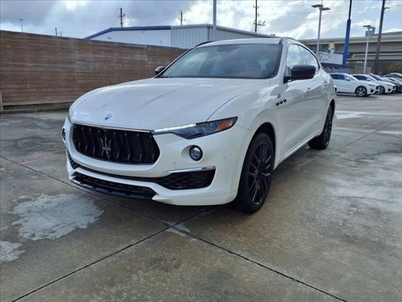 2022 Maserati Levante GTImage 10