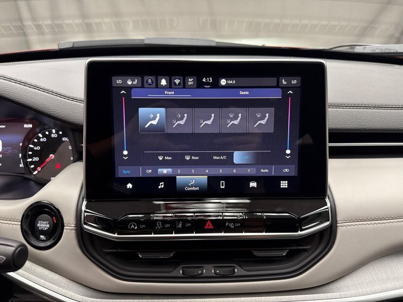 New 2025 Jeep Compass Limited 4x4Image 13