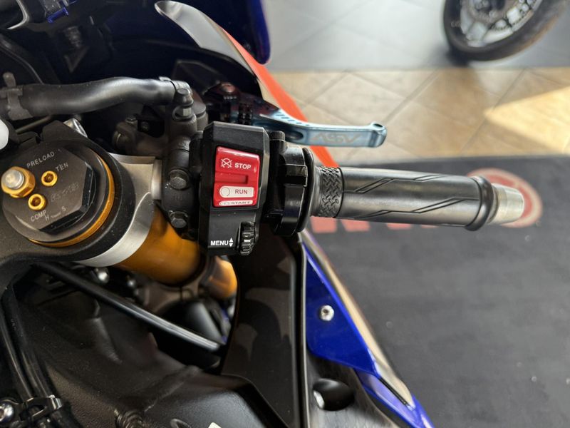 Used 2018 Yamaha YZF-R1 Image 2