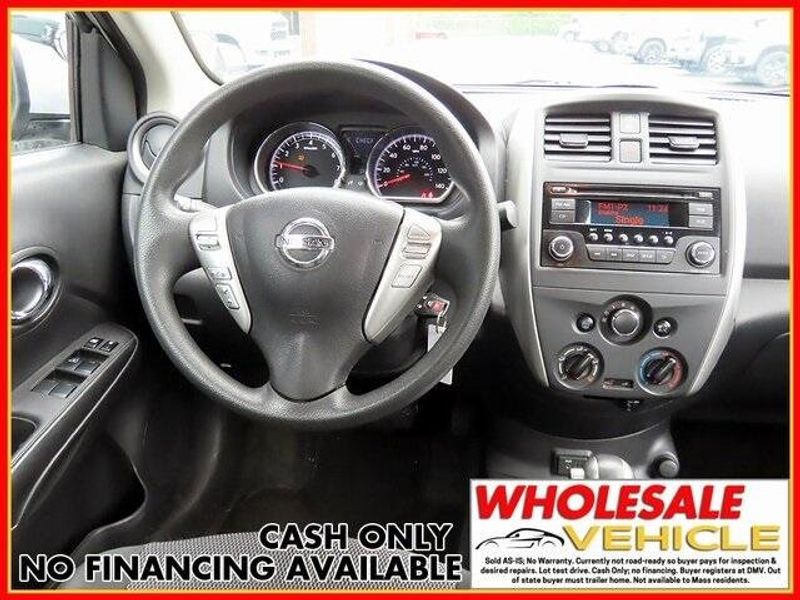2018 Nissan Versa 1.6 SVImage 11