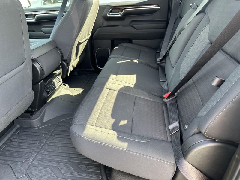 2023 GMC Sierra 1500 ElevationImage 18
