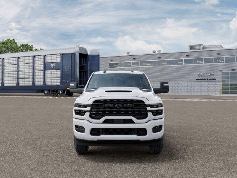 New 2027 RAM 2500 Limited Crew Cab 4x4 6