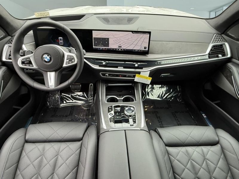 2026 BMW X7 xDrive40iImage 27